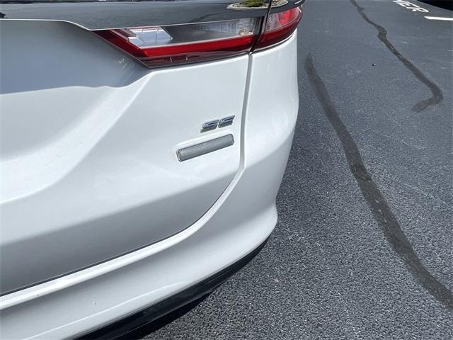 Photo of 2017 Oxford White Ford Fusion