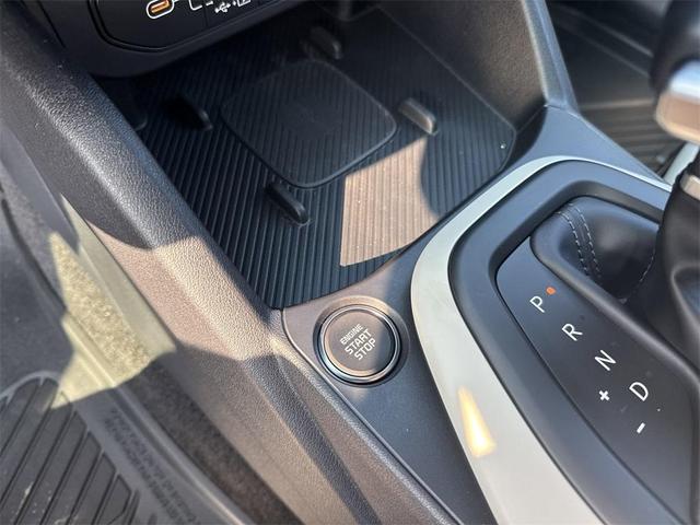 Photo of 2025 Snow White Pearl Kia K4