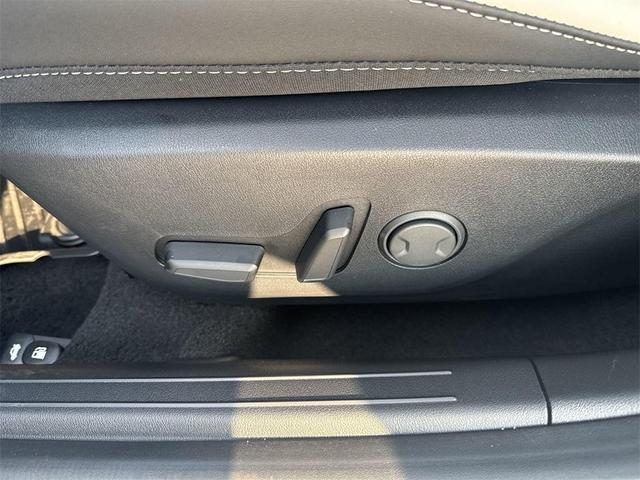 Photo of 2025 Snow White Pearl Kia K4
