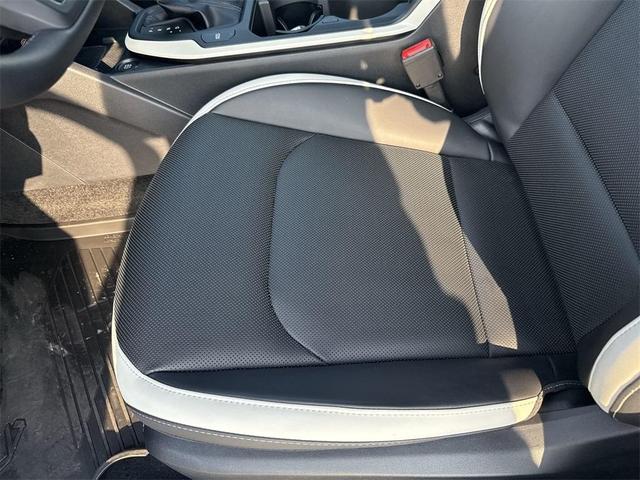 Photo of 2025 Snow White Pearl Kia K4