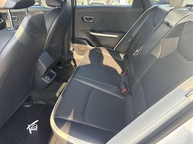 Photo of 2025 Snow White Pearl Kia K4