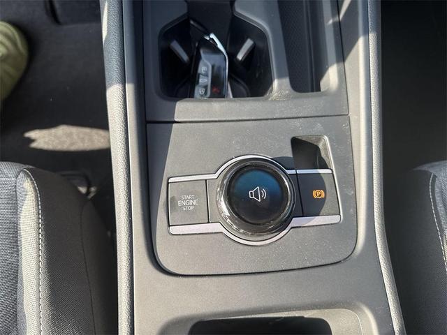 Photo of 2025 Deep Black Pearl Effect Volkswagen Tiguan