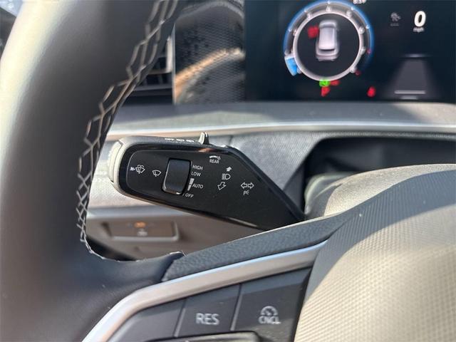 Photo of 2025 Deep Black Pearl Effect Volkswagen Tiguan