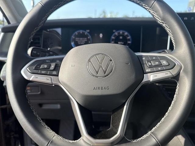 Photo of 2025 Deep Black Pearl Effect Volkswagen Tiguan