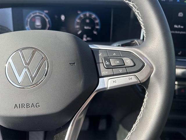Photo of 2025 Deep Black Pearl Effect Volkswagen Tiguan