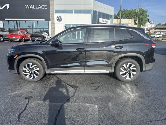 Photo of 2025 Deep Black Pearl Effect Volkswagen Tiguan