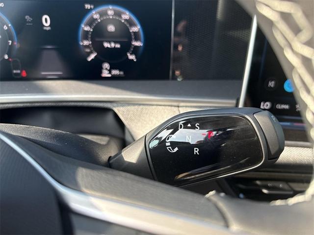 Photo of 2025 Deep Black Pearl Effect Volkswagen Tiguan