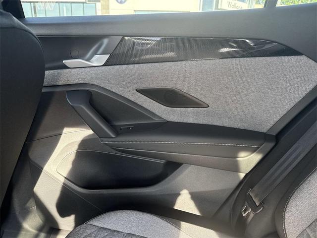 Photo of 2025 Deep Black Pearl Effect Volkswagen Tiguan