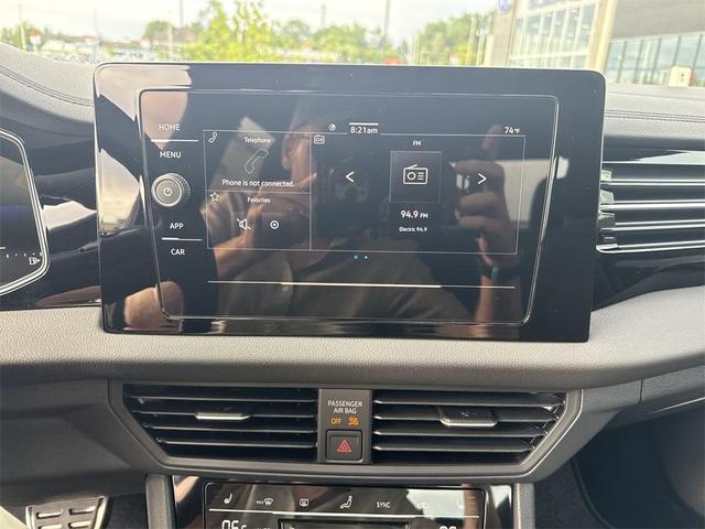 Photo of 2025 Deep Black Pearl Effect Volkswagen Jetta