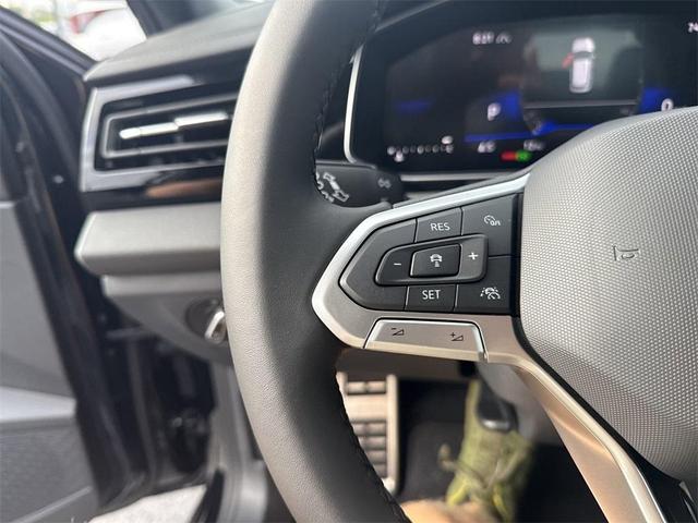 Photo of 2025 Deep Black Pearl Effect Volkswagen Jetta