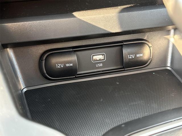 Photo of 2025 Snow White Pearl Kia Soul
