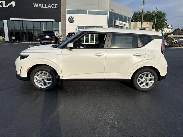 Photo of 2025 Snow White Pearl Kia Soul
