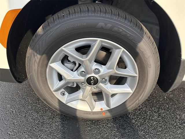Photo of 2025 Snow White Pearl Kia Soul