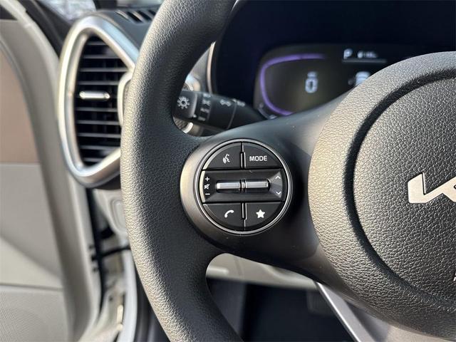 Photo of 2025 Snow White Pearl Kia Soul