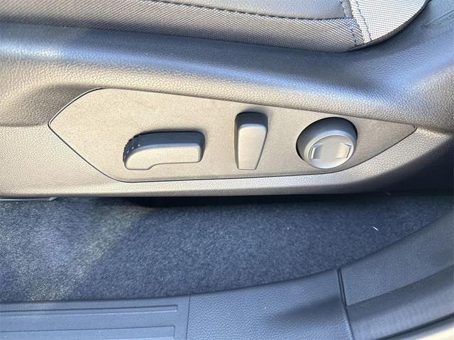 Photo of 2025 Crystal White Pearl Subaru Forester