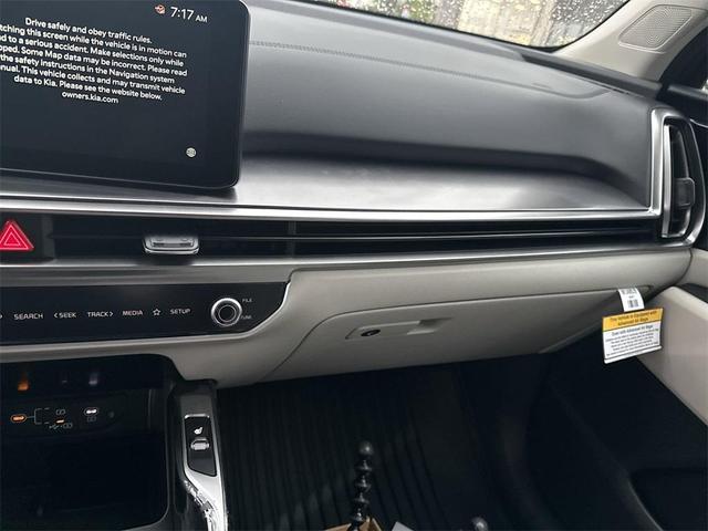 Photo of 2025 Red Kia Sorento
