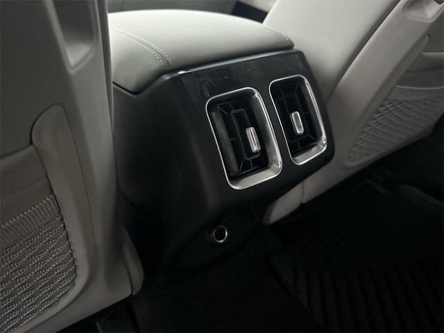 Photo of 2025 Red Kia Sorento
