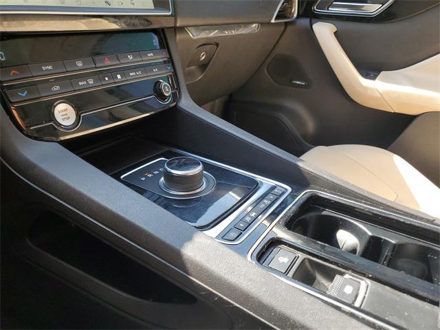 Photo of 2019 Black Jaguar F-PACE