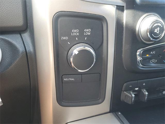 Photo of 2016 Granite Crystal Metallic Clearcoat RAM 3500