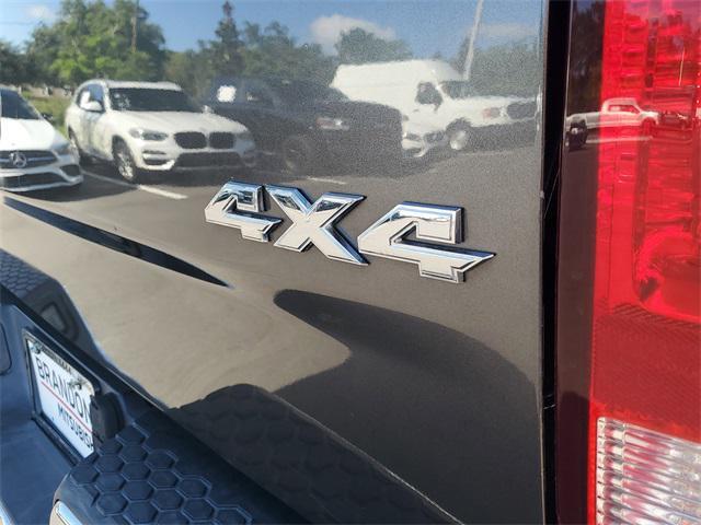 Photo of 2016 Granite Crystal Metallic Clearcoat RAM 3500