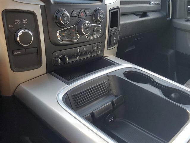 Photo of 2016 Granite Crystal Metallic Clearcoat RAM 3500