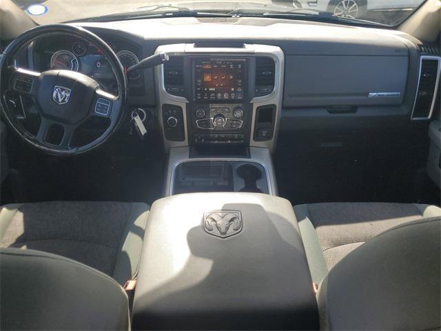 Photo of 2016 Granite Crystal Metallic Clearcoat RAM 3500