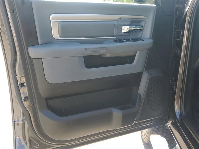 Photo of 2016 Granite Crystal Metallic Clearcoat RAM 3500