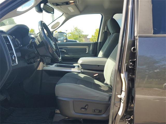 Photo of 2016 Granite Crystal Metallic Clearcoat RAM 3500