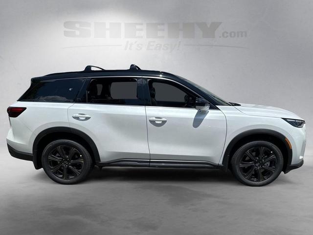 Photo of 2026 White / Black INFINITI QX60