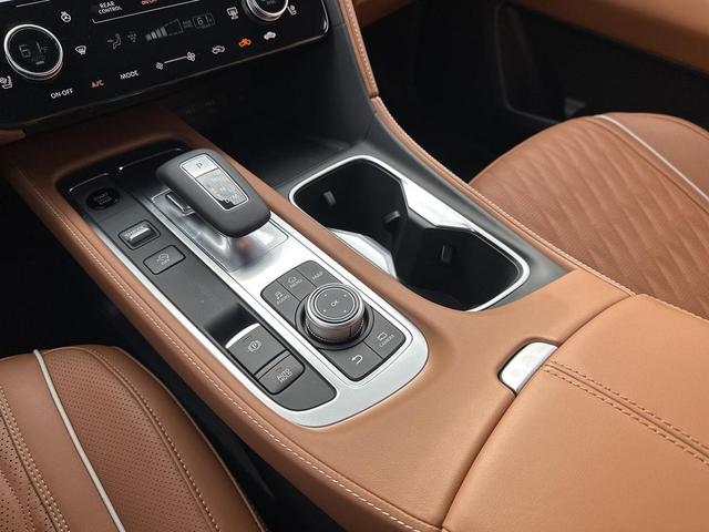 Photo of 2026 Radiant White/Black Obsidian INFINITI QX60