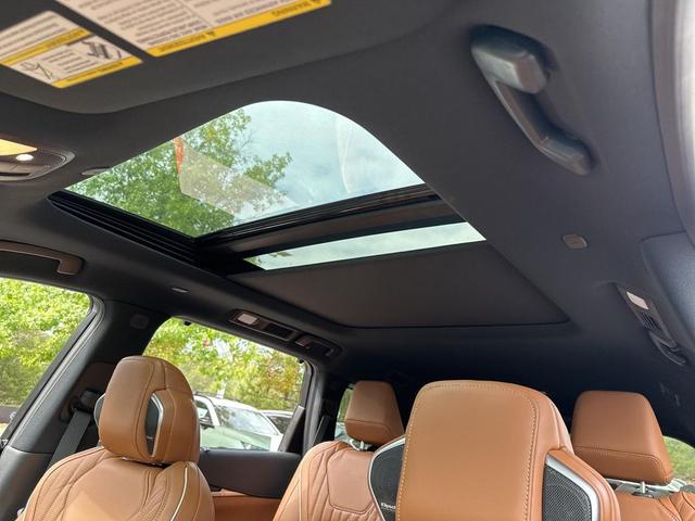 Photo of 2026 Radiant White/Black Obsidian INFINITI QX60