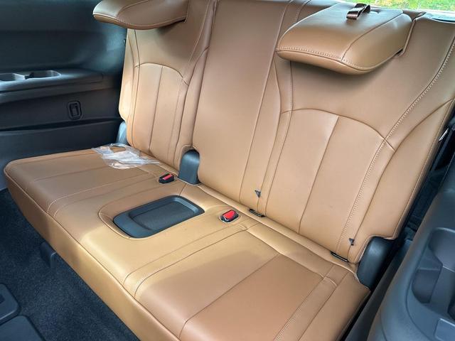 Photo of 2026 Radiant White/Black Obsidian INFINITI QX60