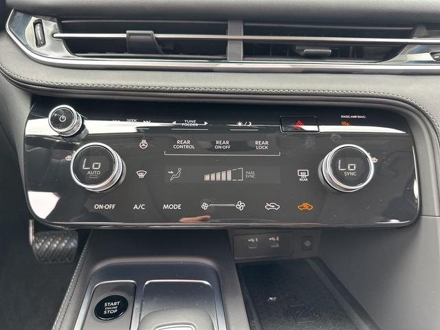 Photo of 2026 Obsidian INFINITI QX60