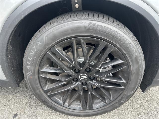 Photo of 2025 Lunar Silver Metallic Acura MDX