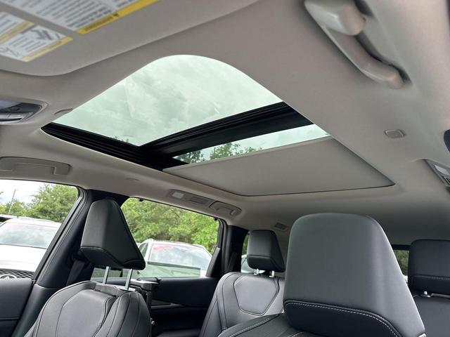 Photo of 2026 Titanium INFINITI QX60