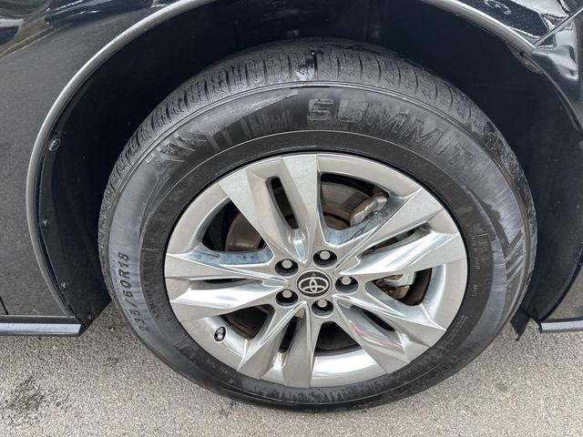 Photo of 2022 Midnight Black Metallic Toyota Sienna