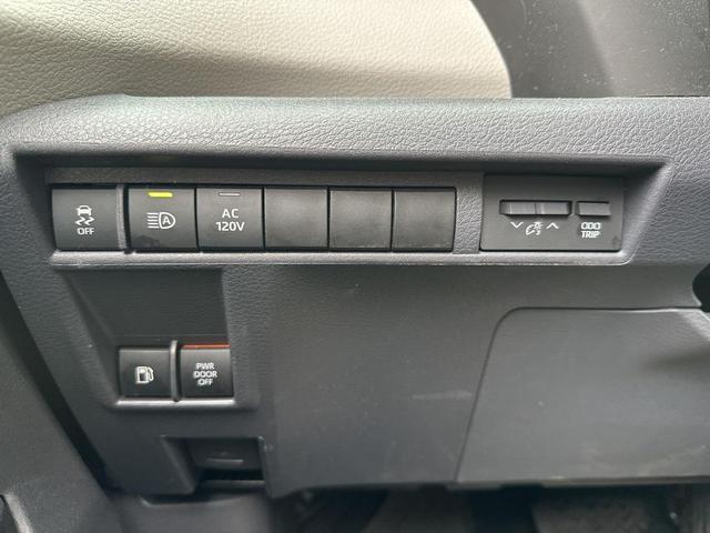 Photo of 2022 Midnight Black Metallic Toyota Sienna