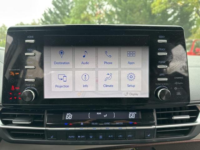 Photo of 2022 Midnight Black Metallic Toyota Sienna