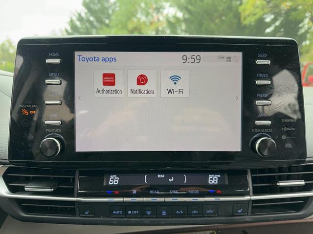 Photo of 2022 Midnight Black Metallic Toyota Sienna