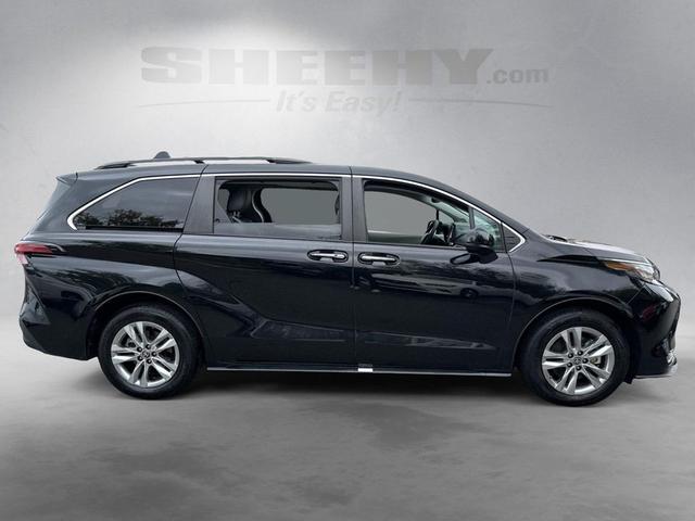 Photo of 2022 Midnight Black Metallic Toyota Sienna