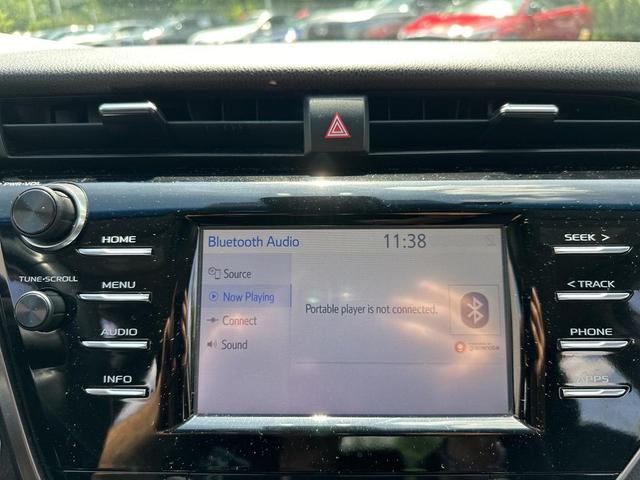 Photo of 2018 Super White Toyota Camry