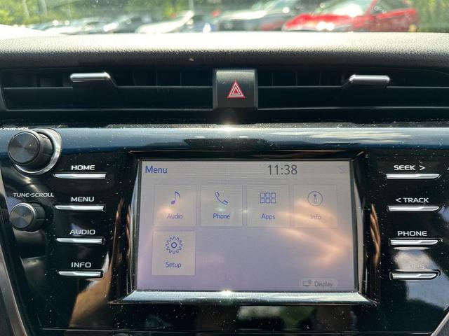 Photo of 2018 Super White Toyota Camry