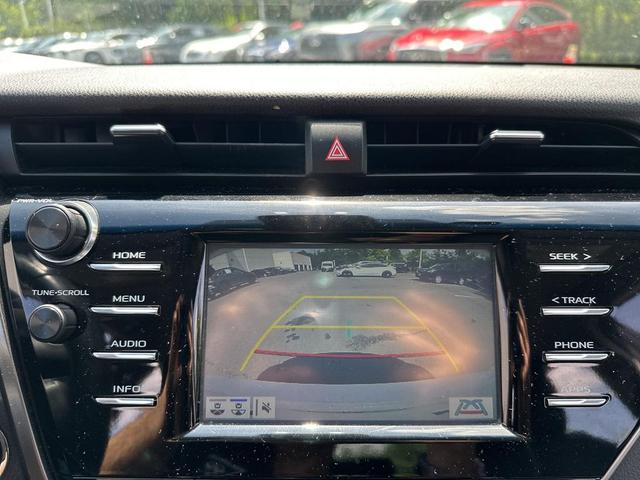 Photo of 2018 Super White Toyota Camry