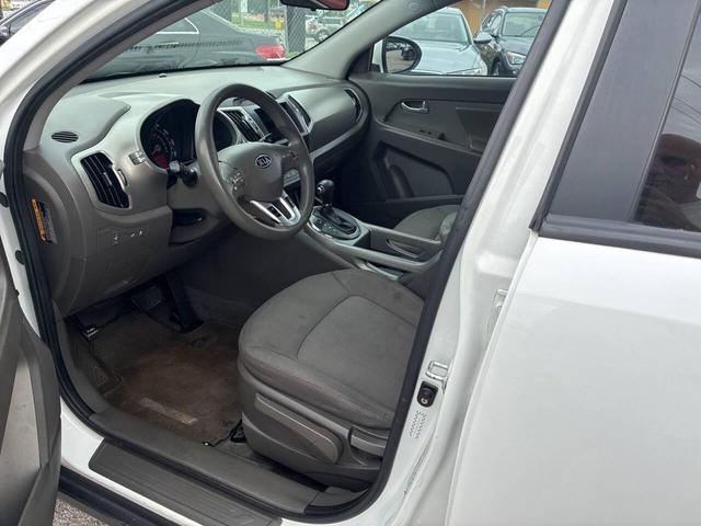 Photo of 2012 Clear White Kia Sportage