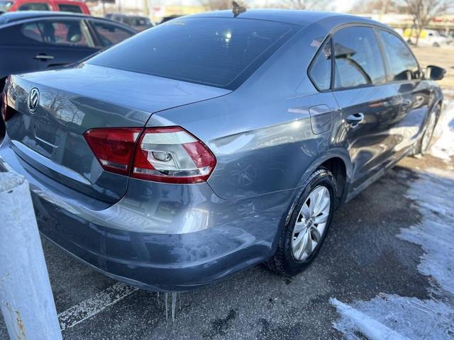 Photo of 2013 Platinum Gray Metallic Volkswagen Passat