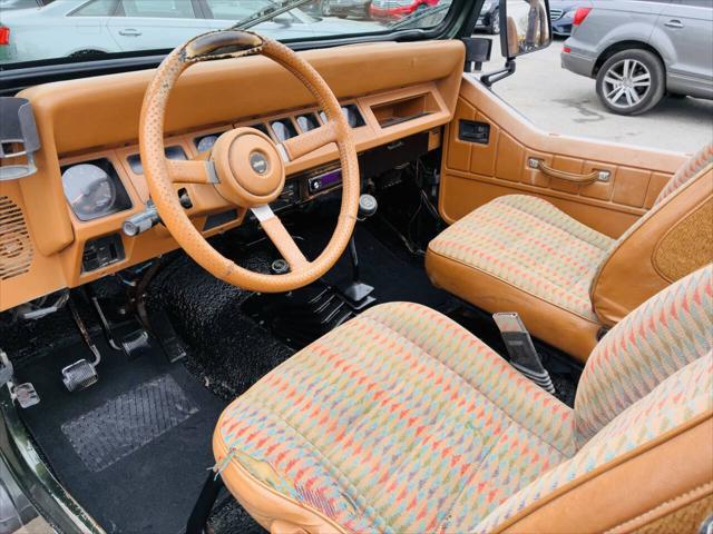 Photo of 1995 Green Jeep Wrangler