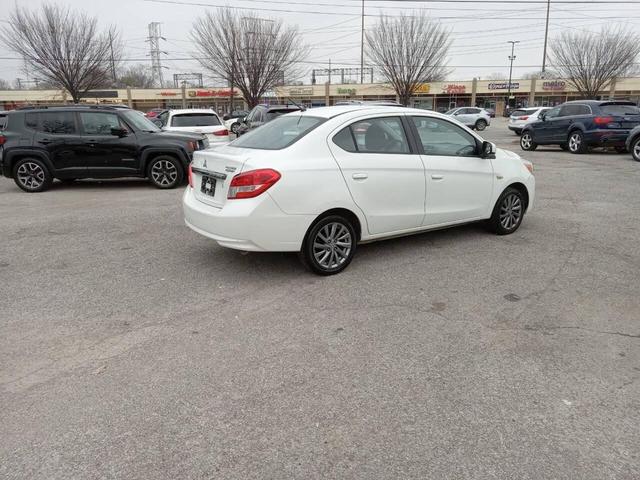 Photo of 2017 Pearl White Mitsubishi Mirage G4