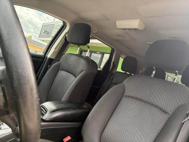 Photo of 2015 White Dodge Journey