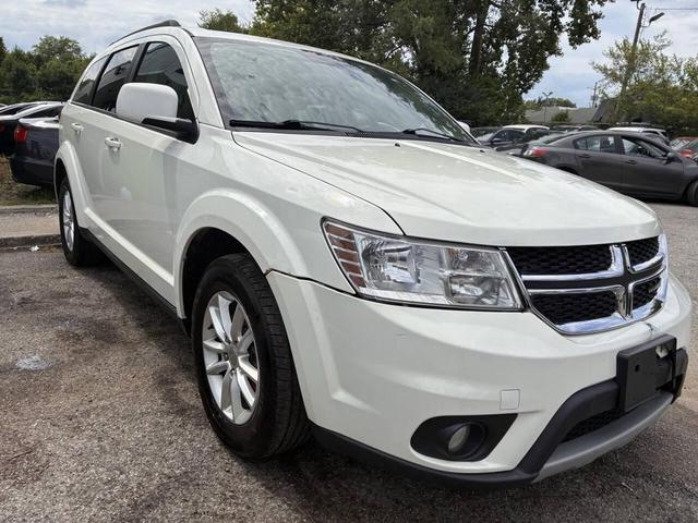Photo of 2015 White Dodge Journey