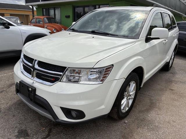 Photo of 2015 White Dodge Journey